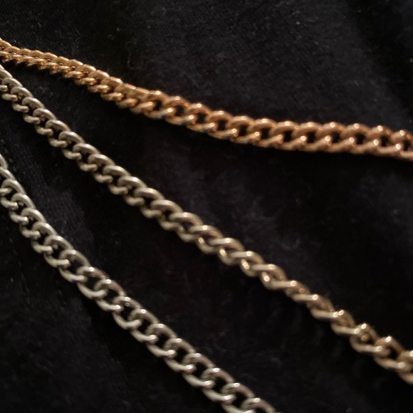 3 chain attached multi colored necklace. - Picture 7 of 7